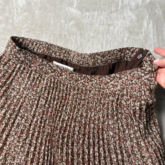 Abercrombie & Fitch Petite Floral Pleated Midi Skirt Brown Size M NWT - Picture 4 of 13